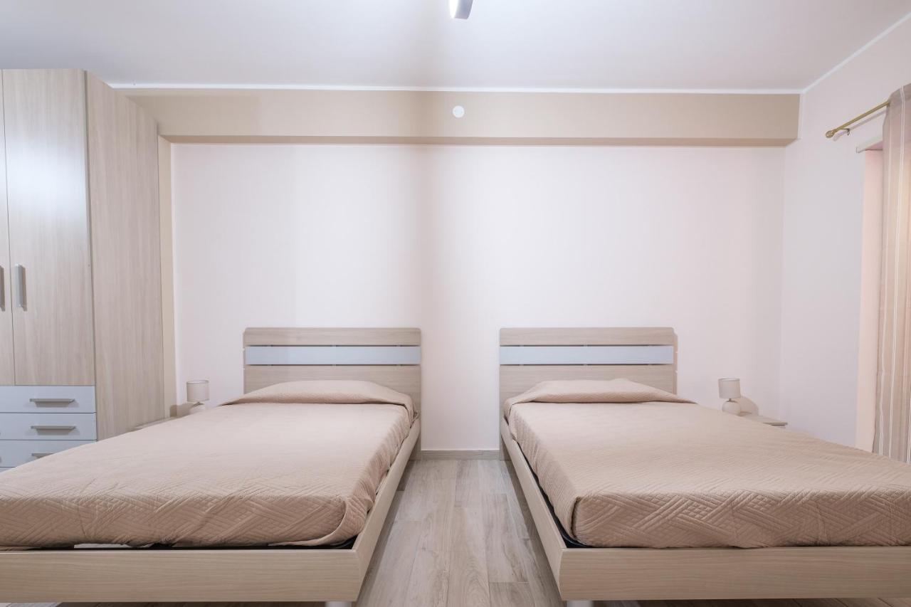 Damilhouse 1 Apartman Messina Kültér fotó